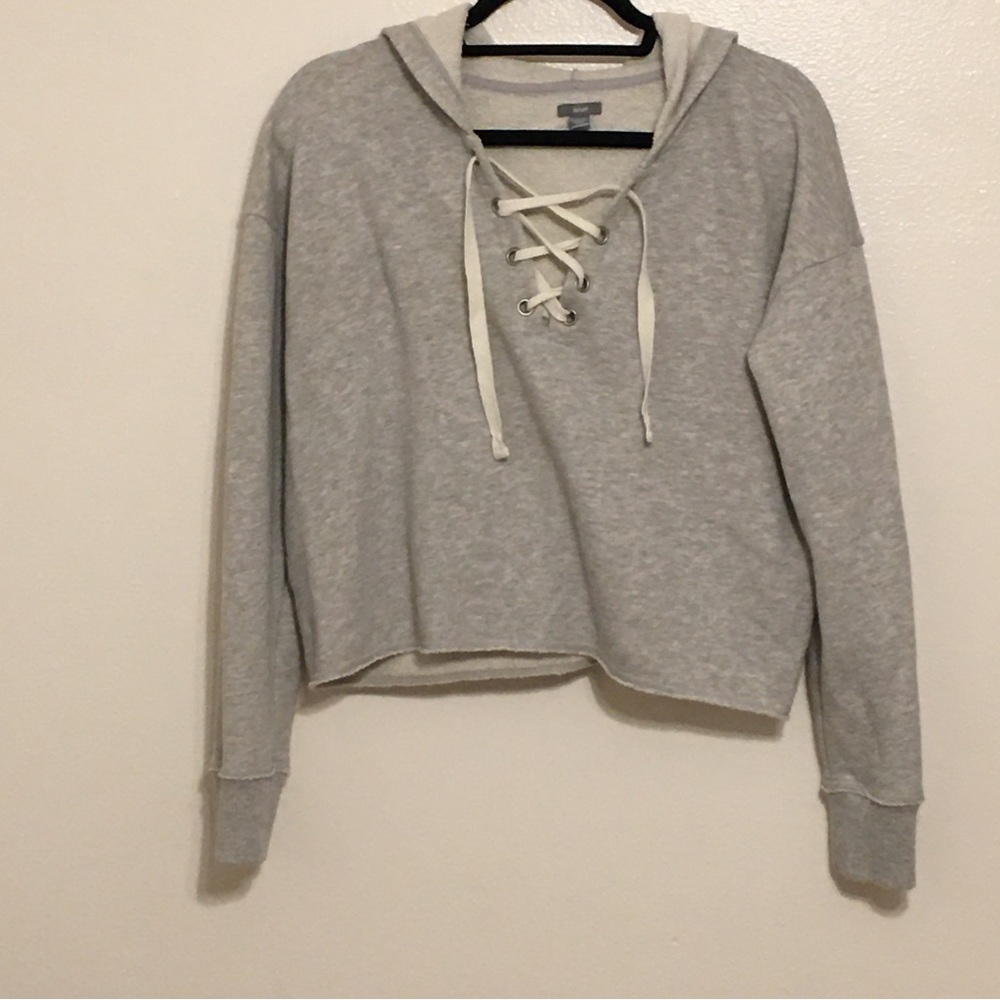 Aerie Cropped Long Sleeve Hoodie Size L Gray Raw Hem Shoe String Front Lace